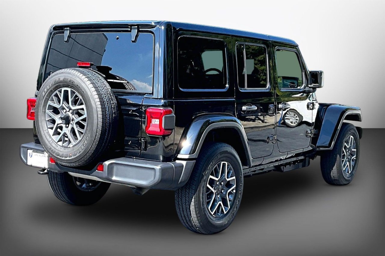 Certified 2026 Jeep Wrangler Unlimited Sahara AWD/4WD image 8
