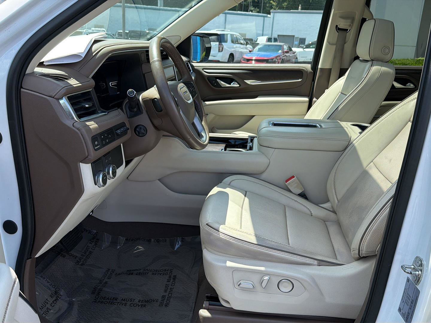 Used 2024 GMC Yukon XL Denali RWD image 10