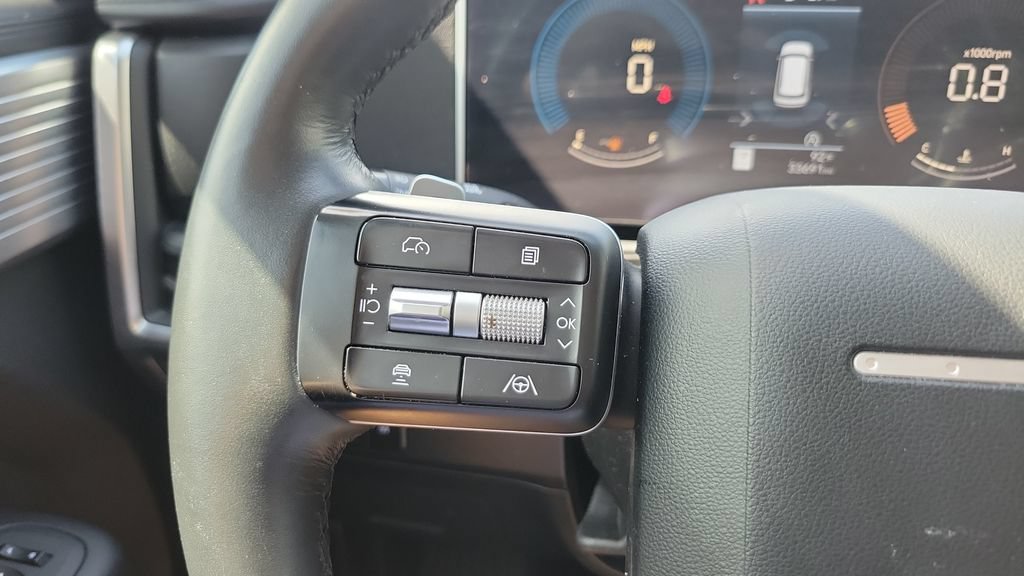 Used 2025 Hyundai Santa Fe SE FWD image 20