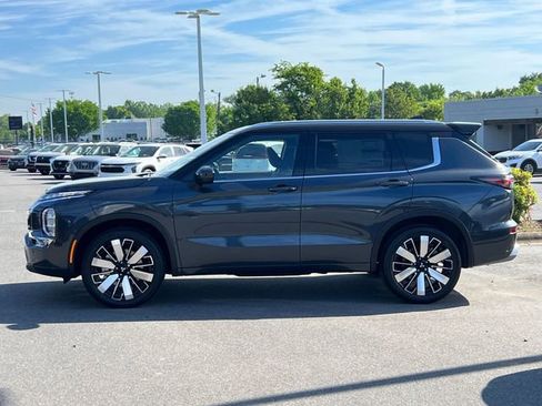 New 2026 Mitsubishi Outlander SEL image 6
