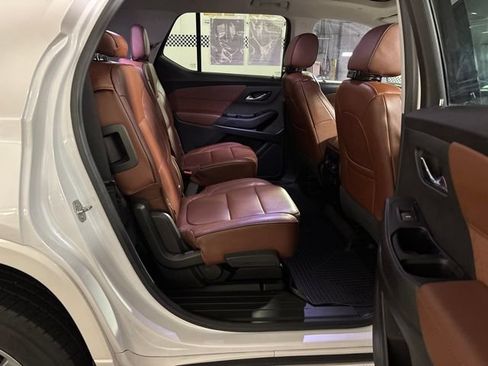 Used 2018 Chevrolet Traverse High Country AWD/4WD image 16