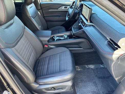 Used 2025 Ford Explorer ST-Line w/ Premium Package image 18