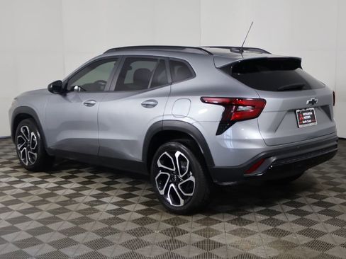 Used 2024 Chevrolet Trax RS w/ Driver Confidence Package image 10