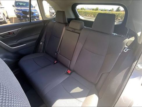 Used 2020 Toyota RAV4 LE FWD image 25