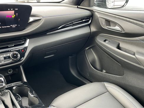Used 2025 Buick Envista Sport Touring image 34