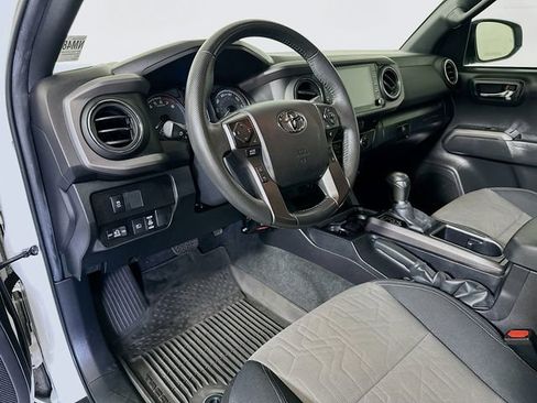 Certified 2022 Toyota Tacoma TRD Sport image 10