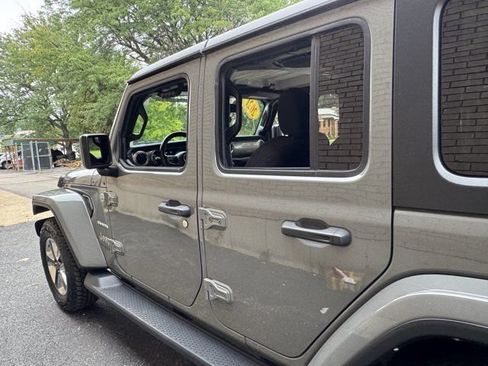Used 2021 Jeep Wrangler Unlimited Sahara AWD/4WD image 16