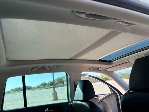 Used 2013 Volkswagen Tiguan S image 35