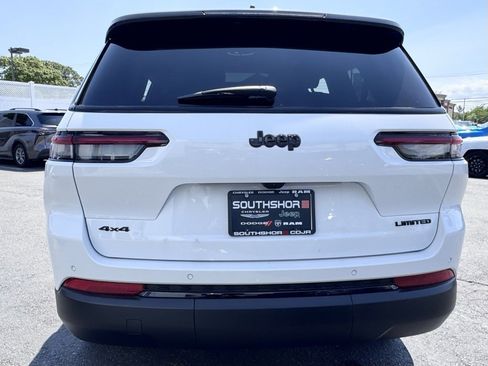 New 2025 Jeep Grand Cherokee Limited w/ Black Appearance Package image 6