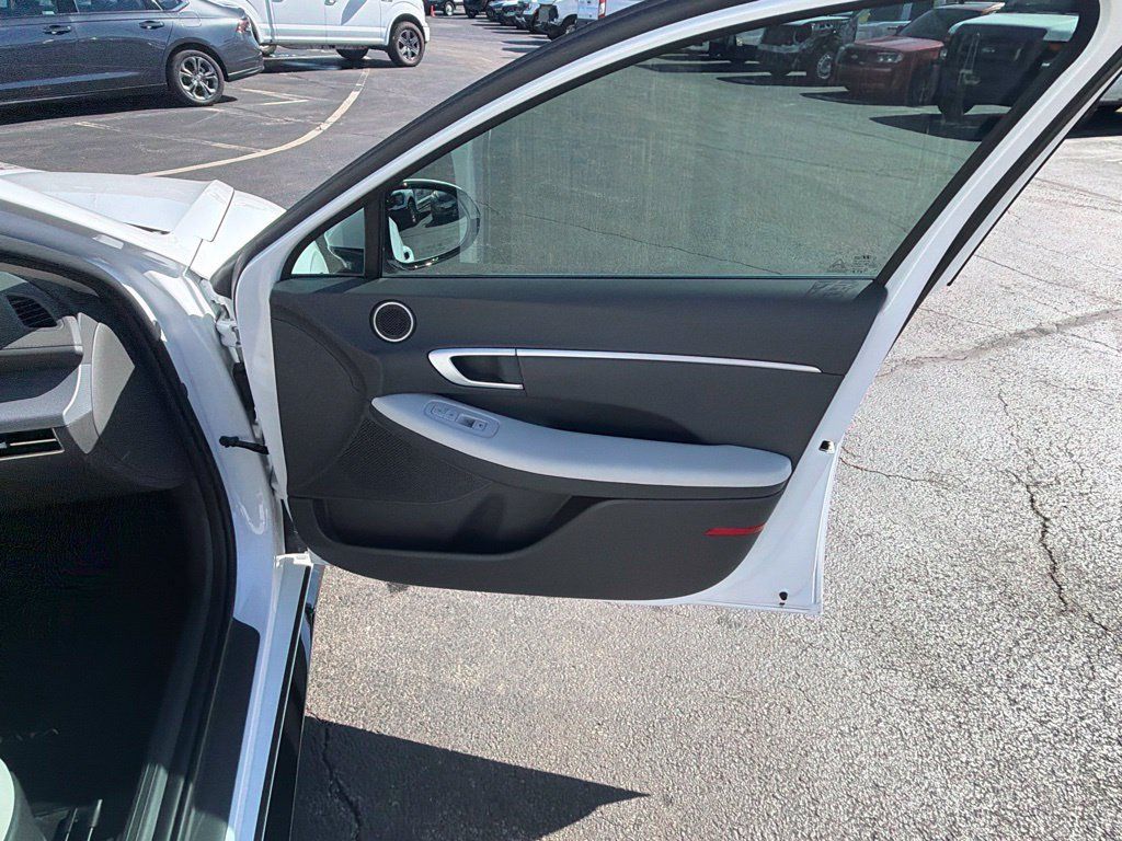 Used 2024 Hyundai Sonata SEL w/ Convenience Package FWD image 42