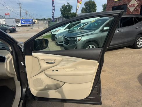 Used 2015 Nissan Murano SL w/ SL Technology Package FWD image 11