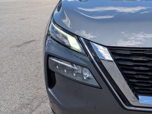 Used 2023 Nissan Rogue SV FWD image 10