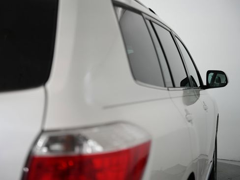 Used 2013 Toyota Highlander SE image 65