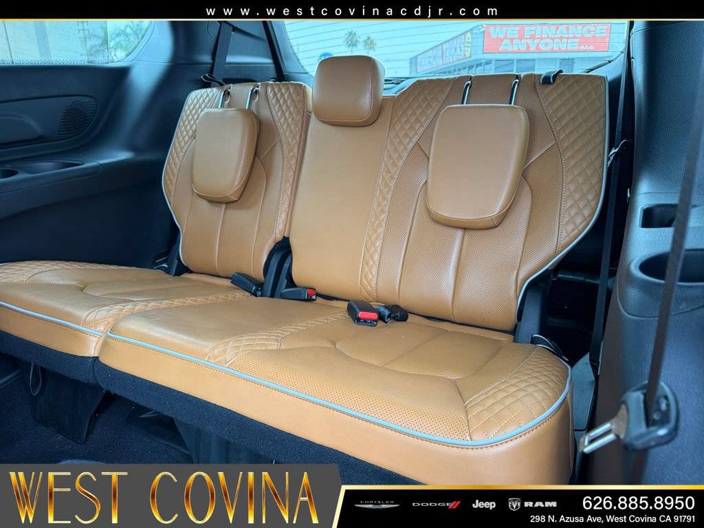 Used 2023 Chrysler Pacifica Pinnacle FWD image 38