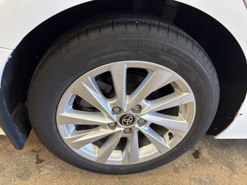 Used 2023 Toyota Camry LE FWD image 10