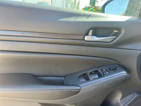 Used 2025 Nissan Altima 2.5 SV FWD image 41