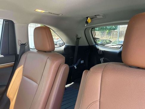 Used 2019 Toyota Highlander Limited w/ Protection Package #3 AWD/4WD image 15
