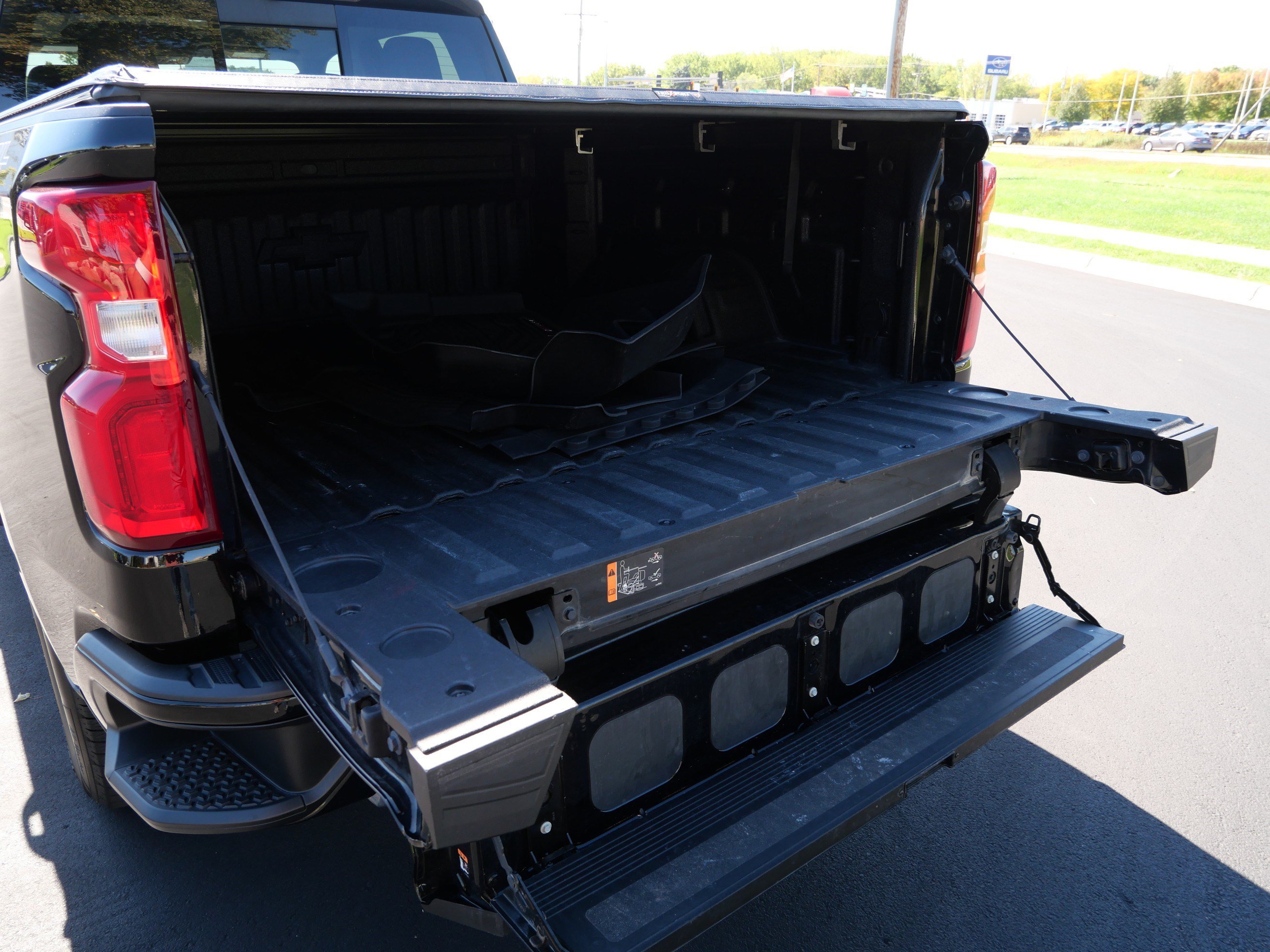 Used 2022 Chevrolet Silverado 1500 LT Trail Boss w/ LT Trail Boss Premium Package AWD/4WD image 18