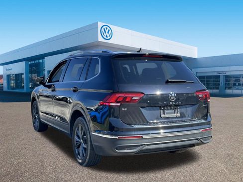 Certified 2023 Volkswagen Tiguan SE w/ Panoramic Sunroof Package image 5
