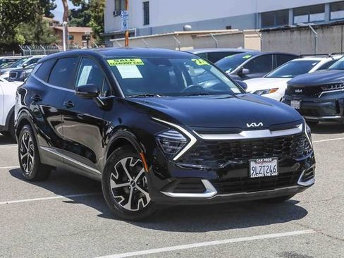 Used 2024 Kia Sportage EX FWD image 2
