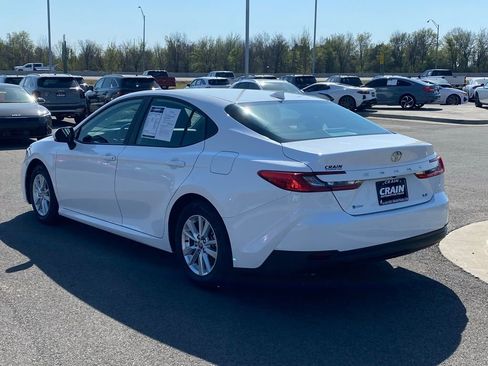 Used 2025 Toyota Camry LE FWD image 5