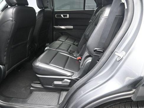 Used 2023 Ford Explorer XLT w/ Equipment Group 202A RWD image 20