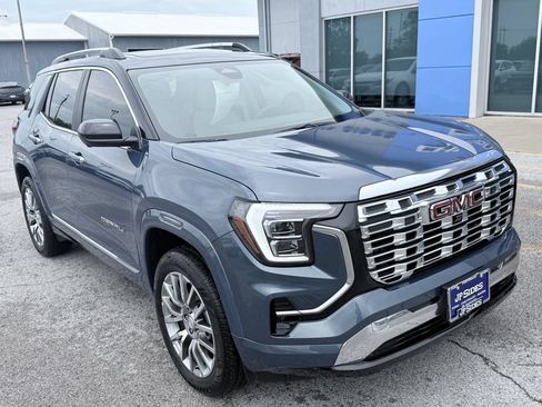 Used 2026 GMC Terrain Denali AWD/4WD image 3