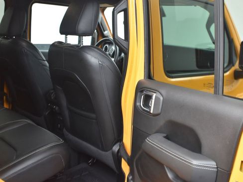 Used 2021 Jeep Wrangler Unlimited Sahara w/ Cold Weather Group image 16