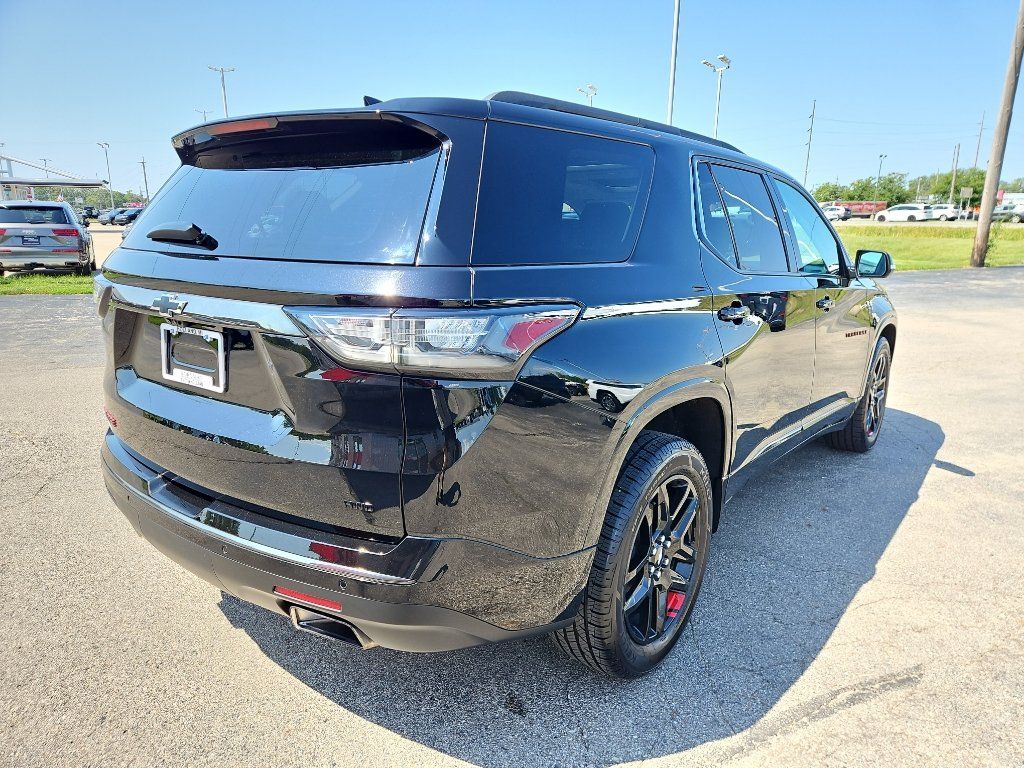 Used 2021 Chevrolet Traverse Premier w/ Redline Edition AWD/4WD image 4