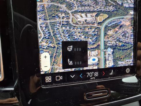 Certified 2023 Volvo XC40 B5 Plus w/ Protection Package Premier image 22