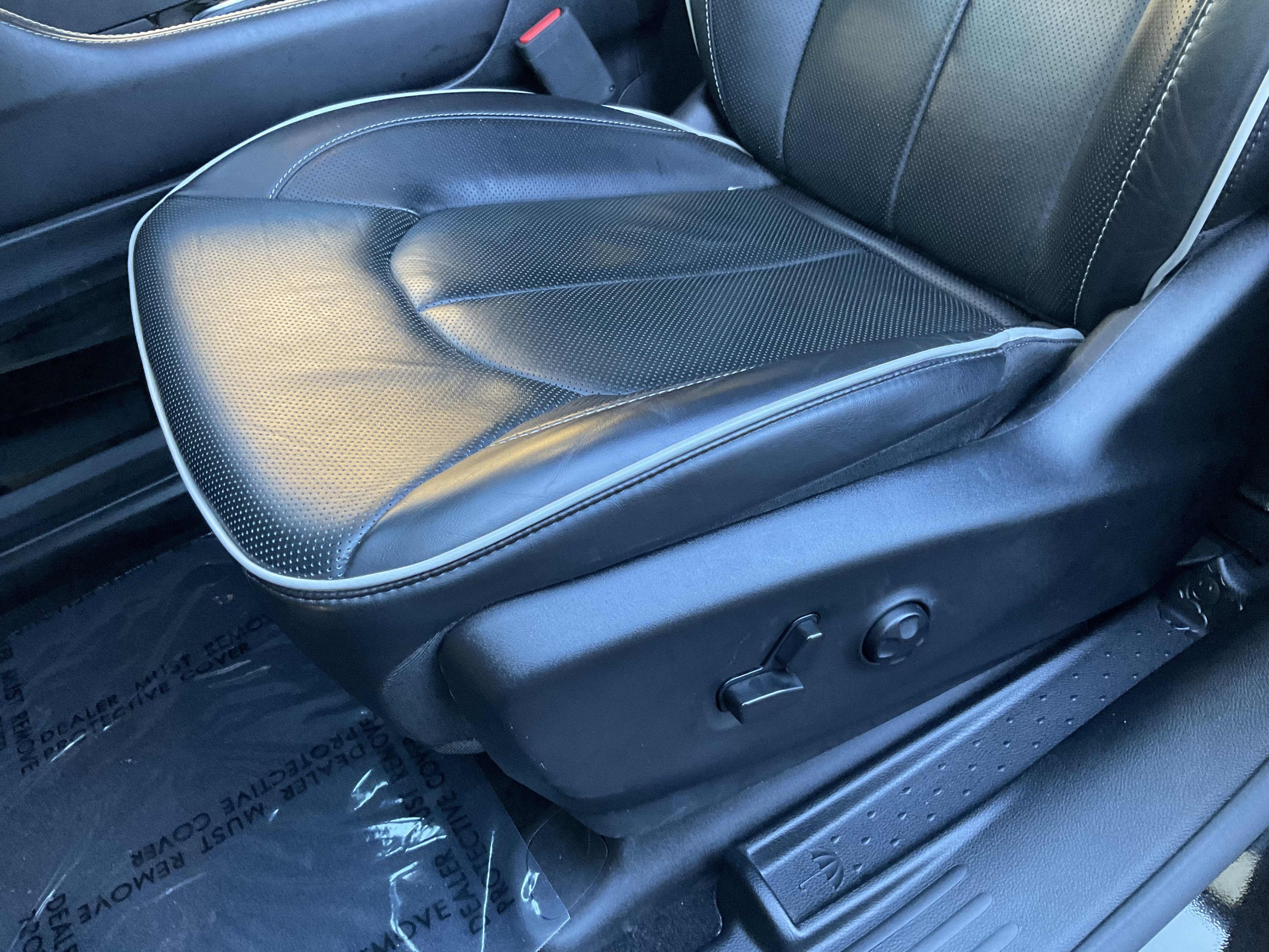 Used 2025 Chrysler Pacifica Limited FWD image 29