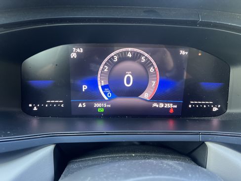 Used 2024 Volkswagen Taos SE w/ MDO Package FWD image 18