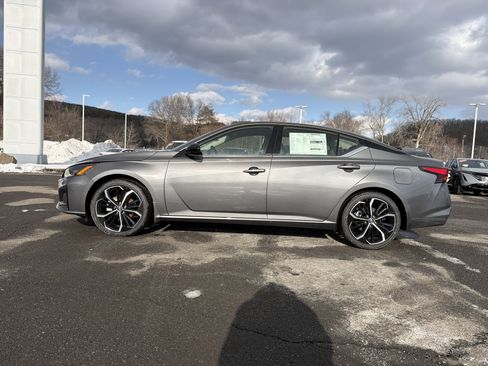 New 2025 Nissan Altima 2.5 SR w/ SR Premium Package image 8