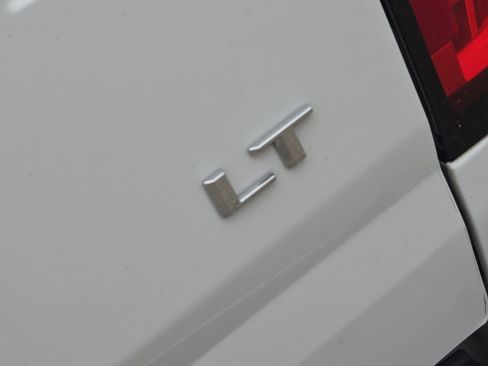 Used 2022 Chevrolet Colorado LT w/ Fleet Safety Package image 11