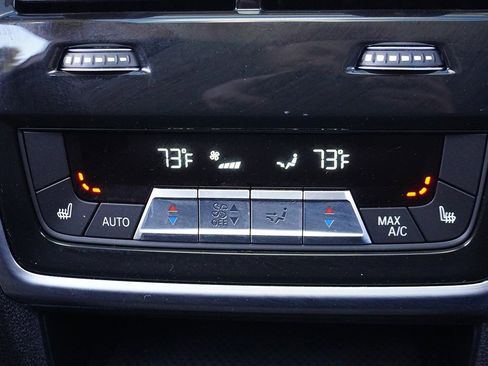 Used 2023 BMW X7 xDrive40i w/ Premium Package image 82