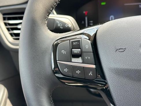 Used 2024 Ford Escape SE image 17