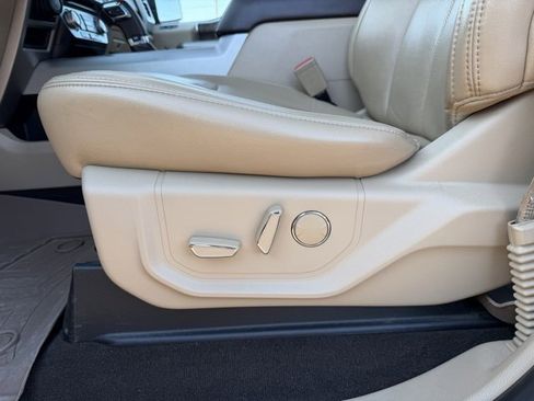 Used 2018 Ford F150 Lariat w/ Equipment Group 502A Luxury image 10