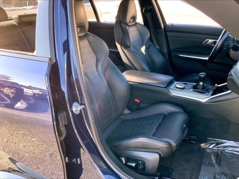 Used 2022 BMW M3 image 9