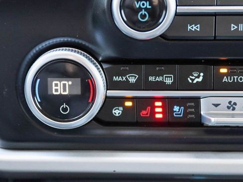 Used 2024 Ford Expedition Max XLT image 27