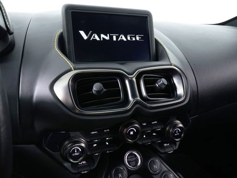 Used 2019 Aston Martin V8 Vantage Coupe RWD image 27