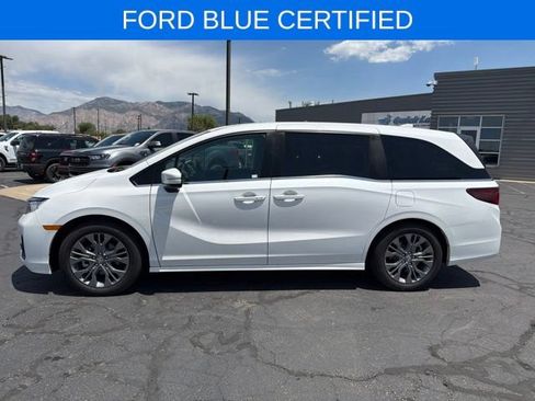 Used 2025 Honda Odyssey Touring image 13