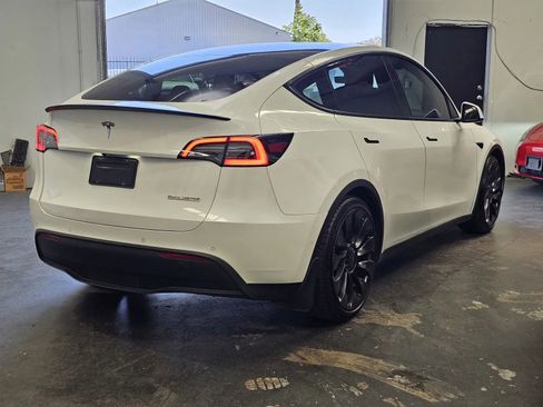 Used 2021 Tesla Model Y Performance AWD/4WD image 4