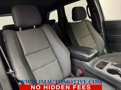 Used 2019 Jeep Grand Cherokee Laredo AWD/4WD image 20