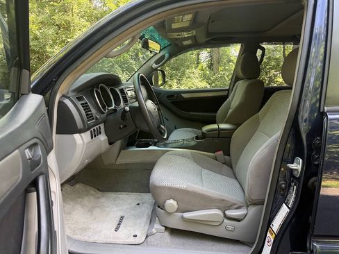 Used 2006 Toyota 4Runner SR5 AWD/4WD image 53