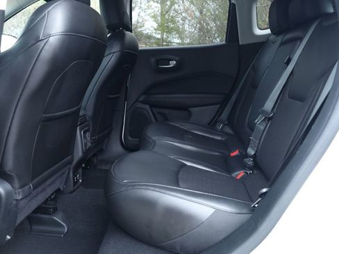 Used 2020 Jeep Compass Latitude image 12