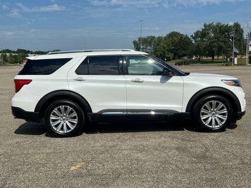 Used 2021 Ford Explorer Limited w/ Equipment Group 301A AWD/4WD image 47