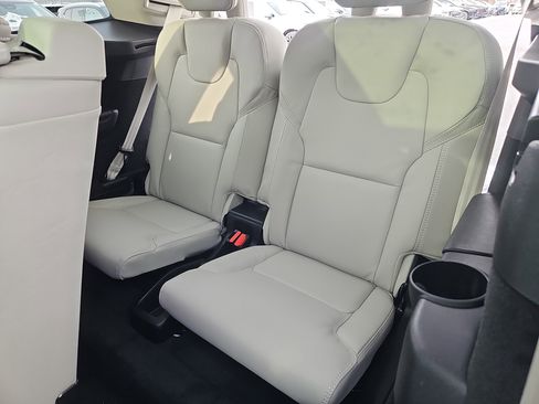 New 2026 Volvo XC90 B6 Ultra image 22