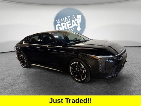 Certified 2025 Kia K4 GT-Line image 1