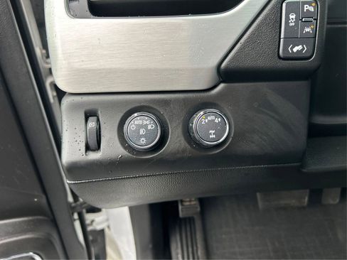 Used 2019 GMC Yukon XL SLT image 18