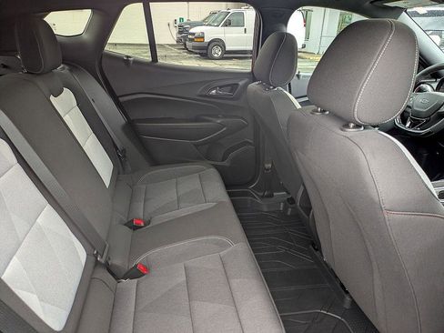 Certified 2025 Chevrolet Trax RS w/ Sunroof Package image 30